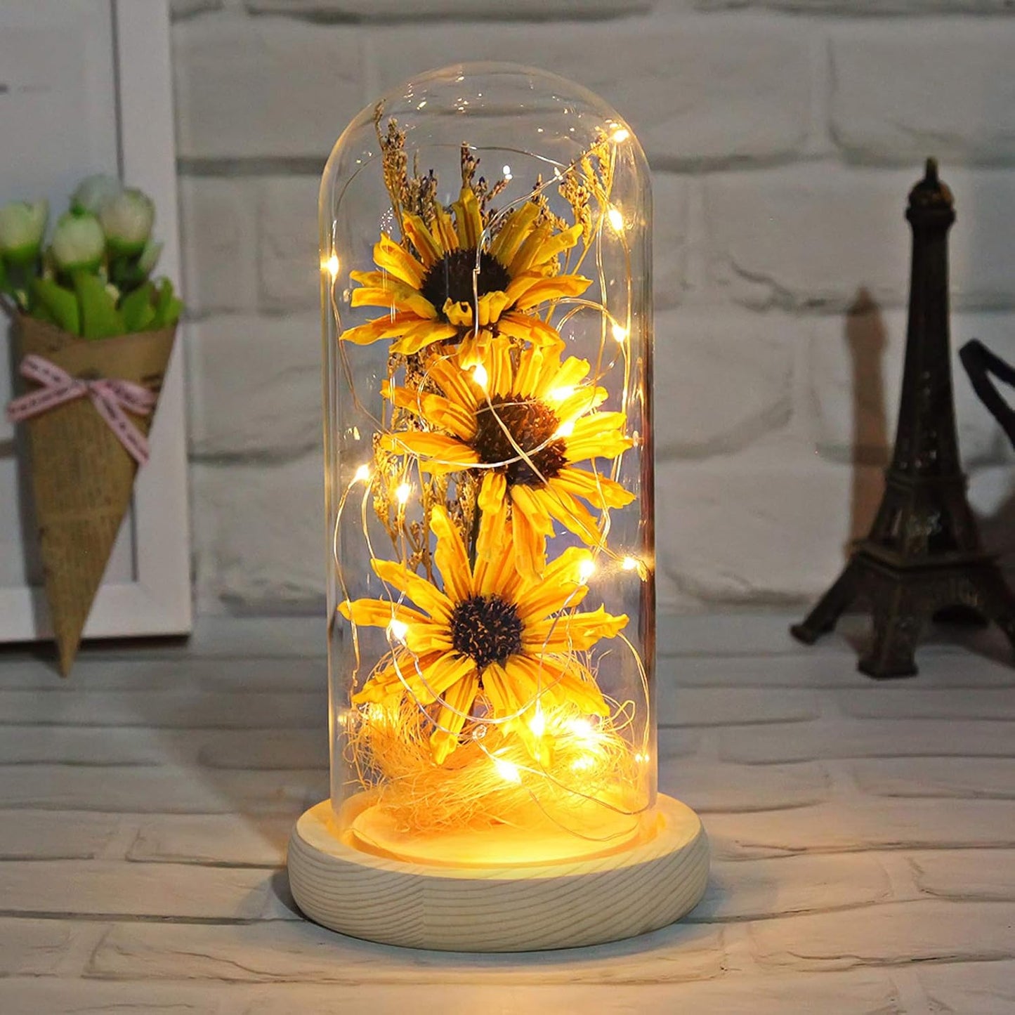 Sunflower Gifts for Women, Artificial Sunflowers in Glass Dome with LED Strip, 1PSC Sunflower Decor on Mother's Day, Valentine's Day, Christmas, Thanksgiving, Birthday (Yellow)